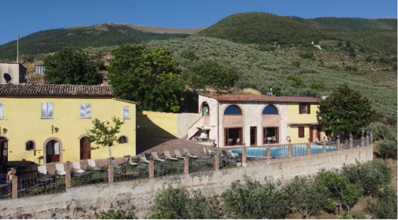 تريفي Country House Le Vedute المظهر الخارجي الصورة