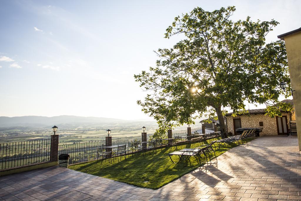 تريفي Country House Le Vedute المظهر الخارجي الصورة